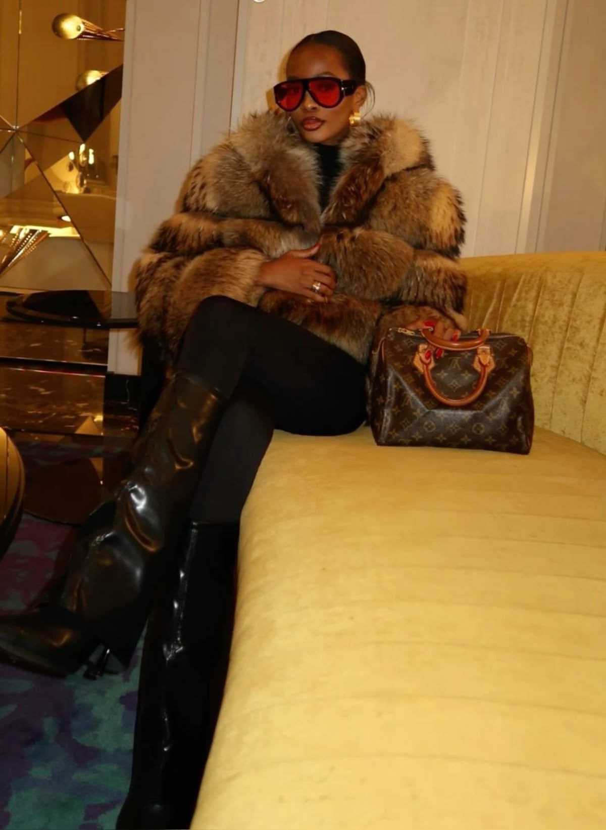 FOXY (Faux Fur)