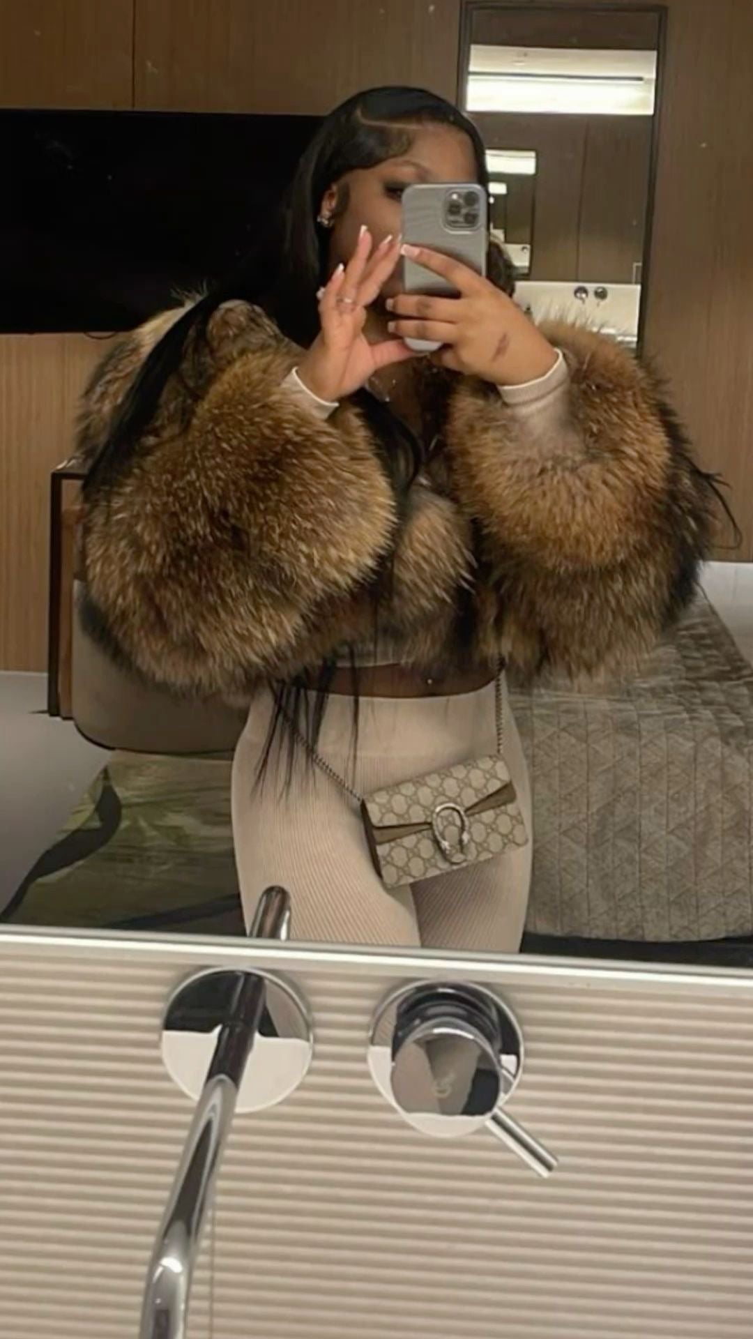 FOXY (Faux Fur)